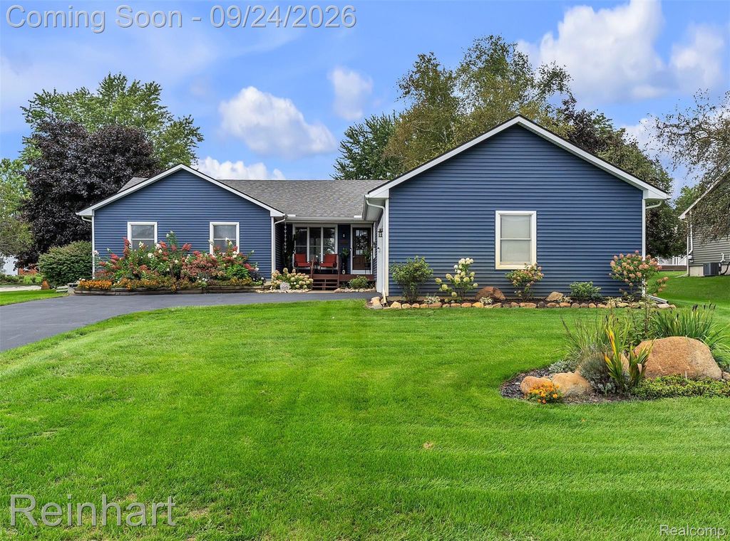 61600 Tayberry Circle, South Lyon