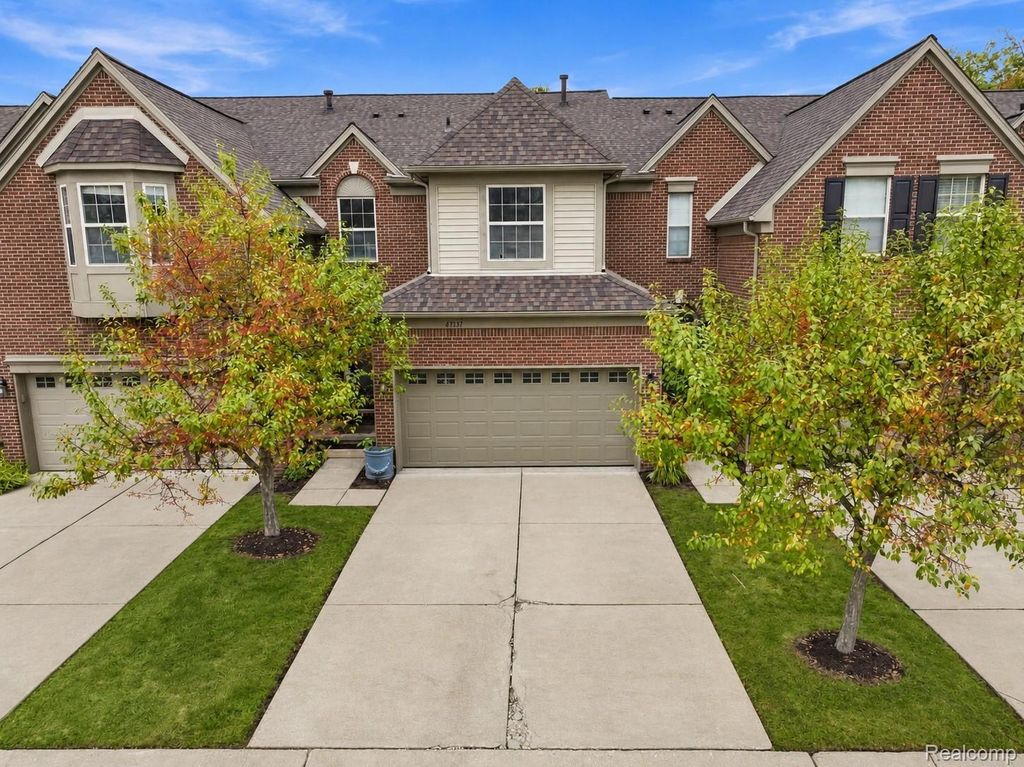 41351 N Maplewood Drive, Canton
