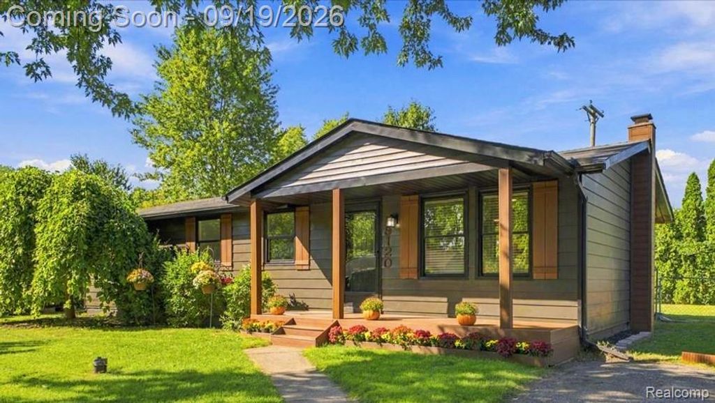 9120 Julia Avenue, White Lake charter township