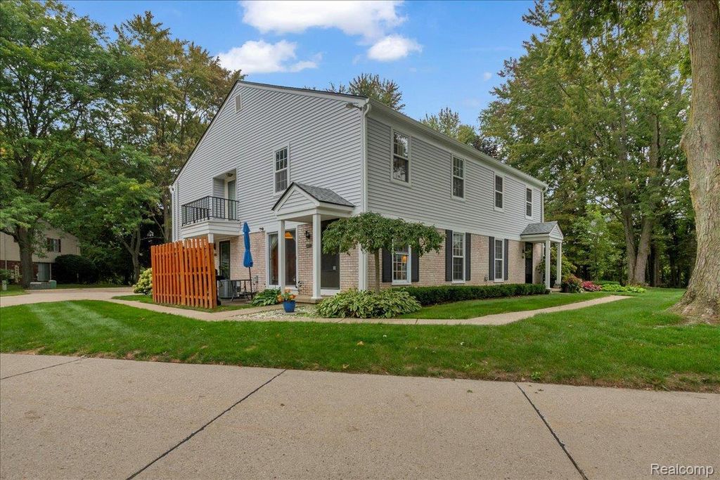 24775 Meadow Creek Drive, Harrison Township
