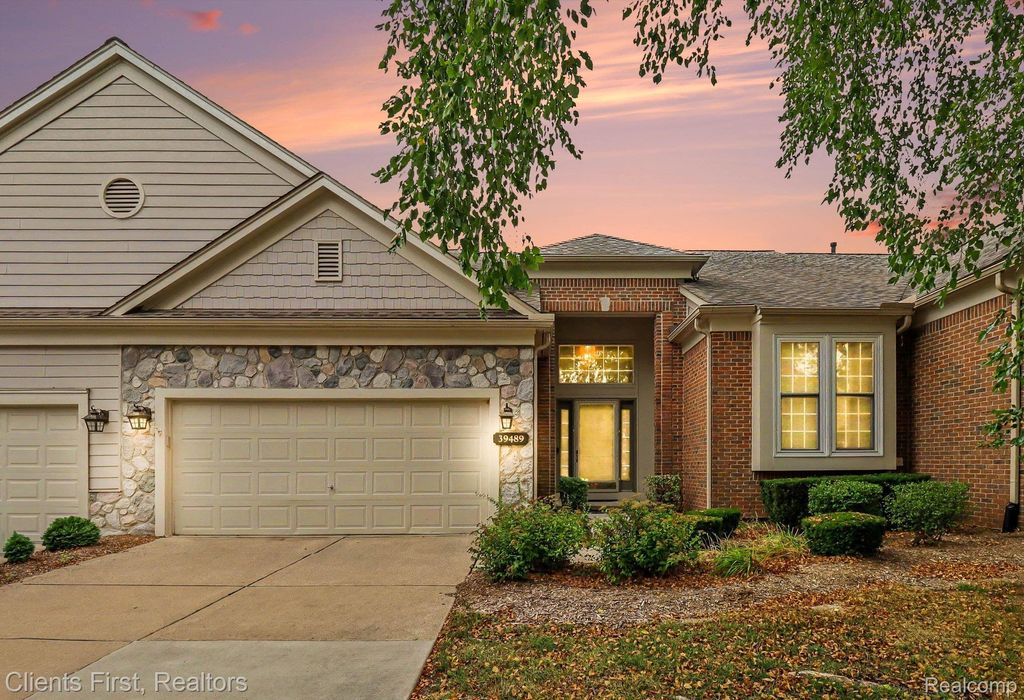 39489 Edgewater Drive, Northville