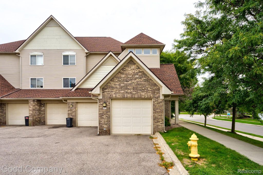 877 Brandon Avenue, Pontiac