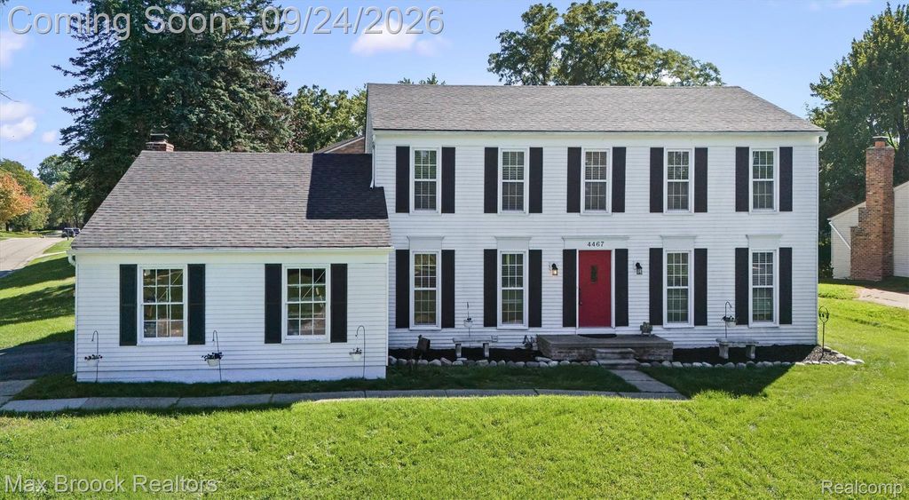 4467 Apple Valley Lane, West Bloomfield