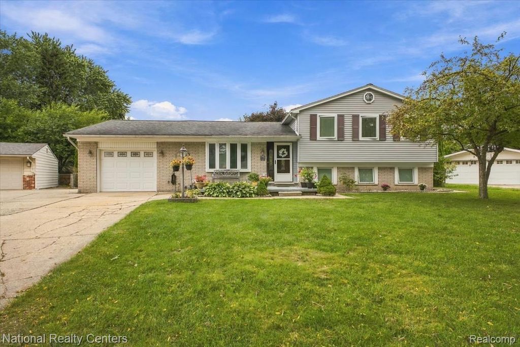 42146 Trinity Court, Sterling Heights