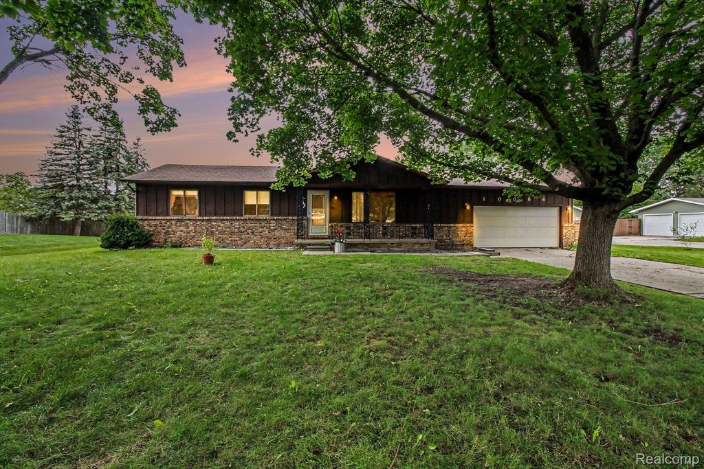 10066 Carpenter Road, Flushing