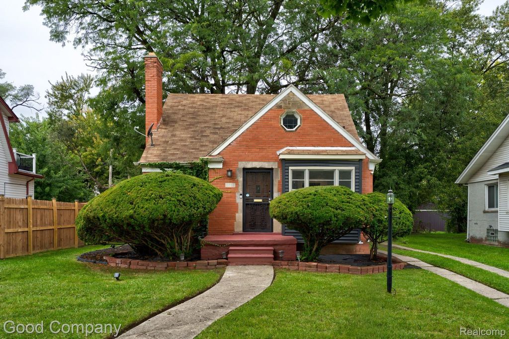 13935 Rutland Street, Detroit