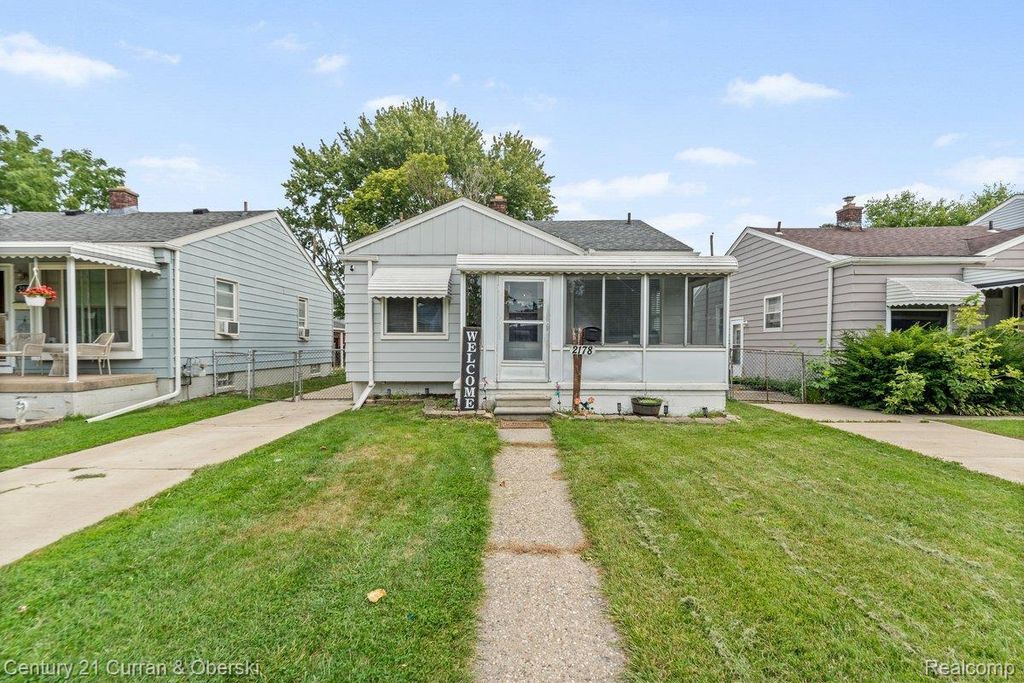 2178 Progress Avenue, Lincoln Park