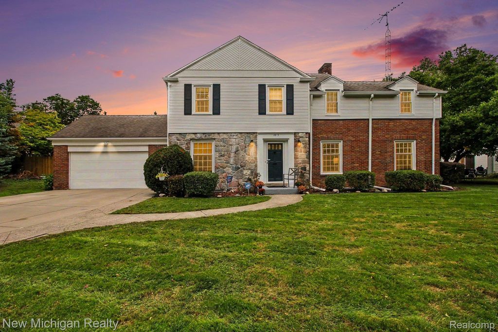 1813 Lincoln Drive, Flint