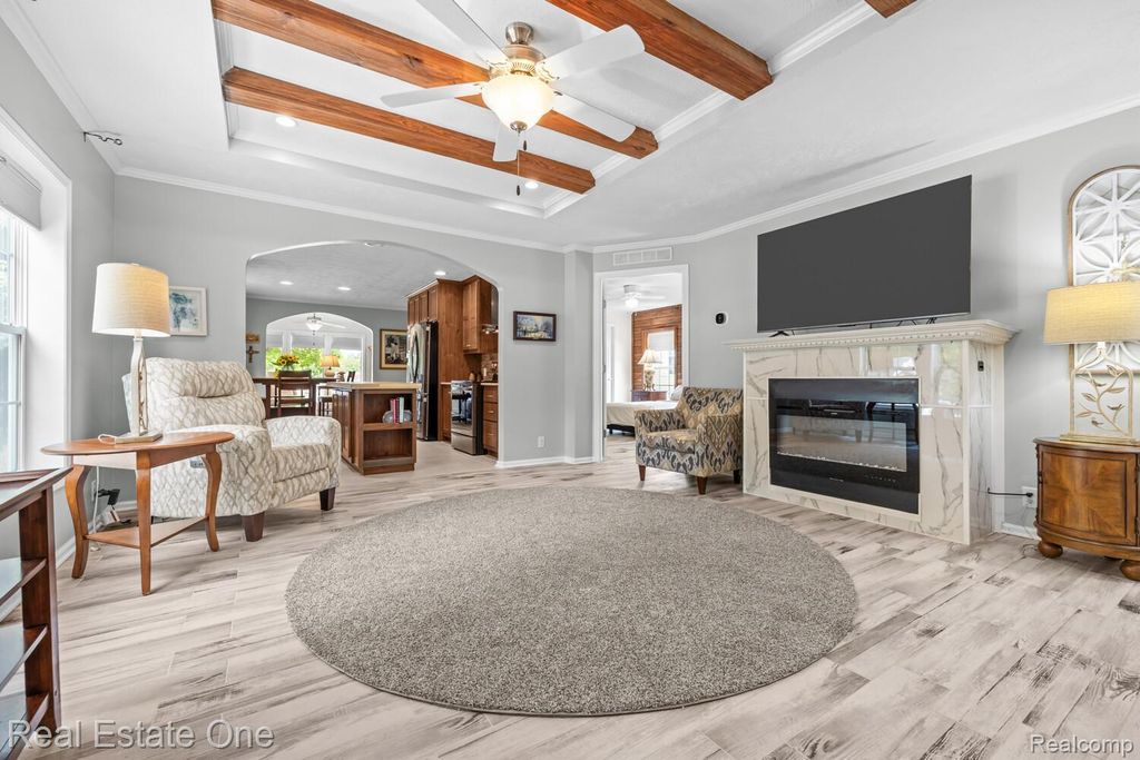 14176 E Drive, Plymouth charter township