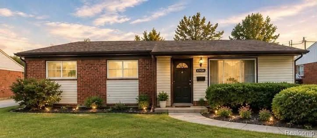 4714 Arden Avenue, Warren