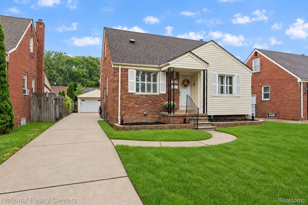 1844 Mclain Avenue, Lincoln Park