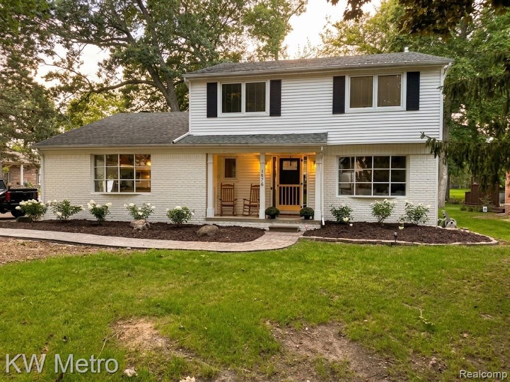 1476 Chanticlair Circle, Wixom