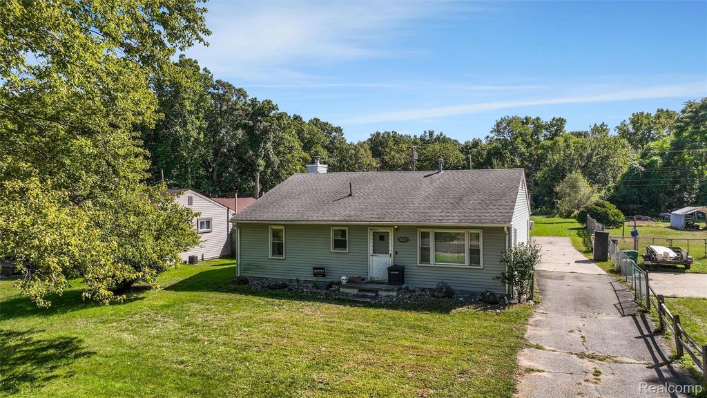 38727 Wade Road, Romulus