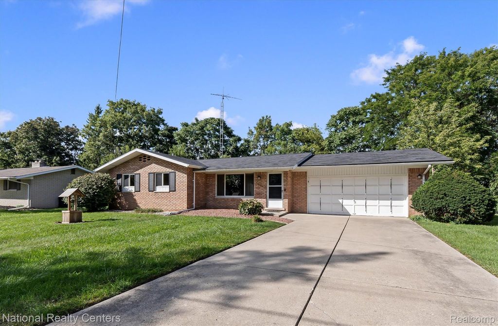 2082 Kingswood Drive, Flint