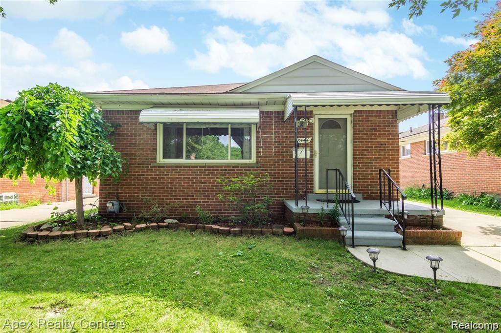 8444 Nightingale Street, Dearborn Heights