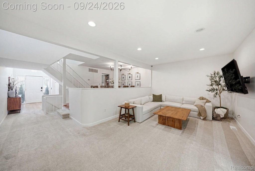 7306 Balsam Court, West Bloomfield