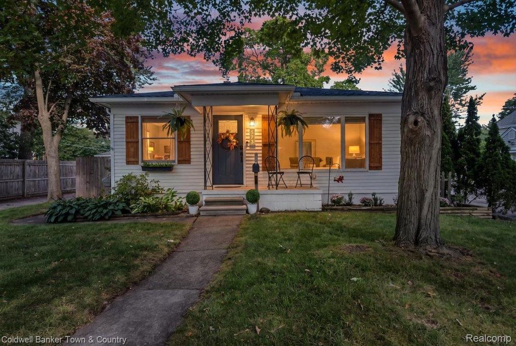 573 Parkland Boulevard, Clawson