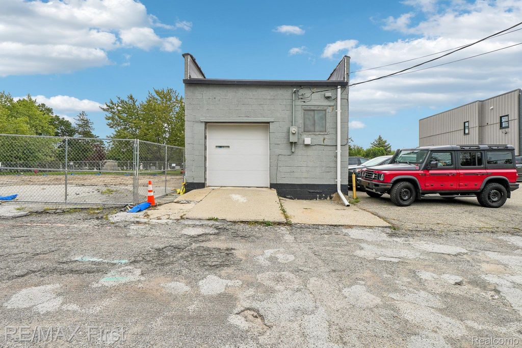 1213 N Main Street, Royal Oak