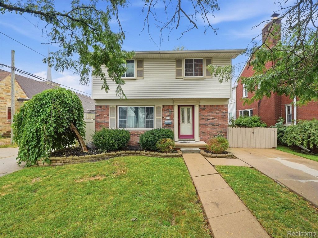 1890 21st Street, Wyandotte