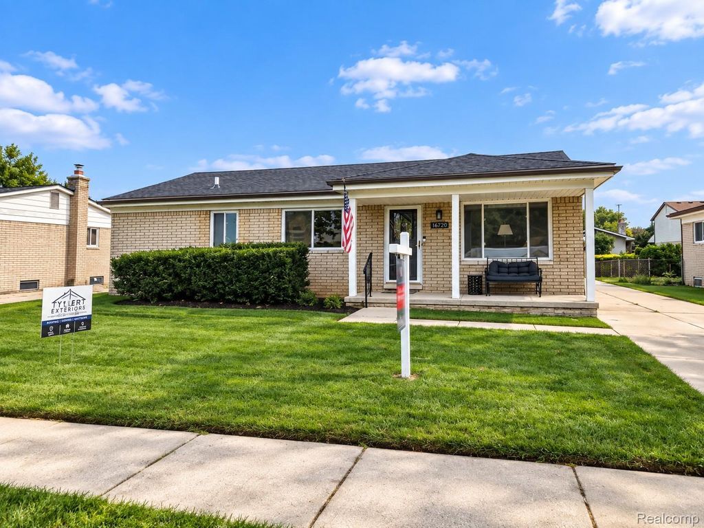 15270 Cambridge Drive, Fraser