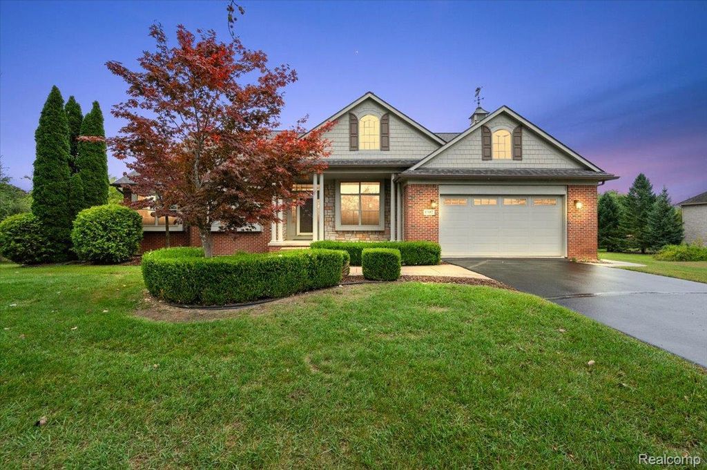1387 Harwood Drive, Oxford