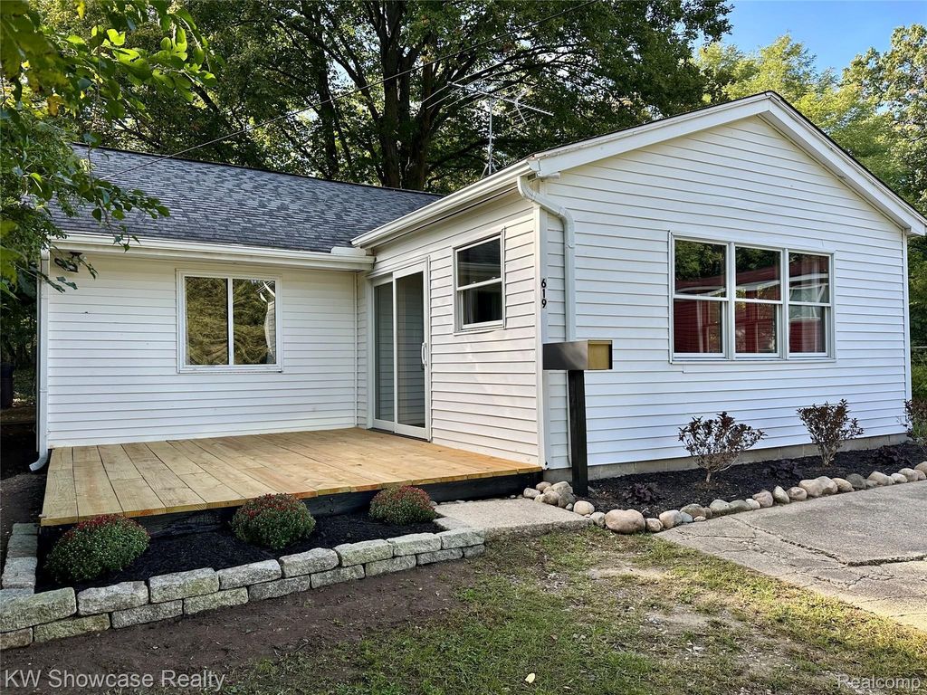 619 Elizabeth Street, Milford
