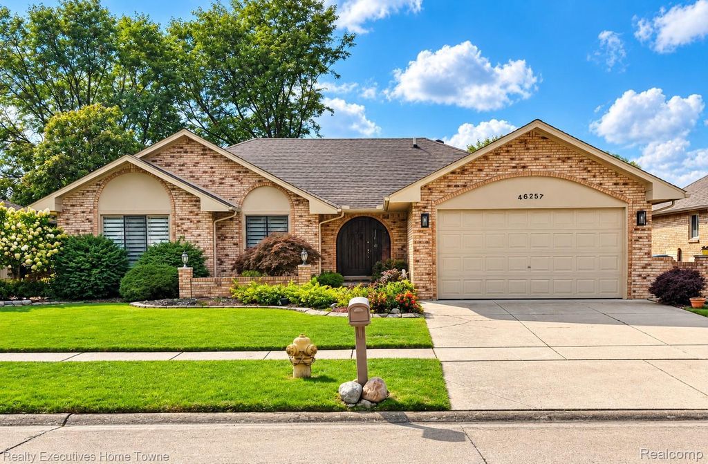 46257 Snowbird Drive, Macomb