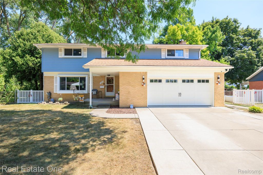 14012 Sunset Street, Livonia