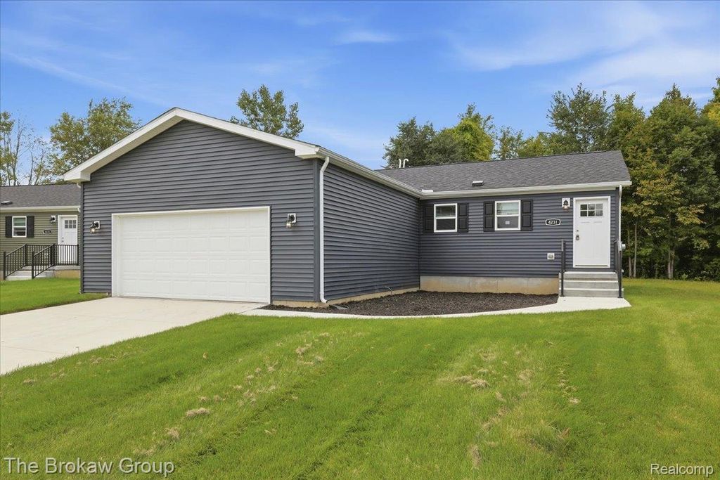 4231 Sugar Maple Run, Flint