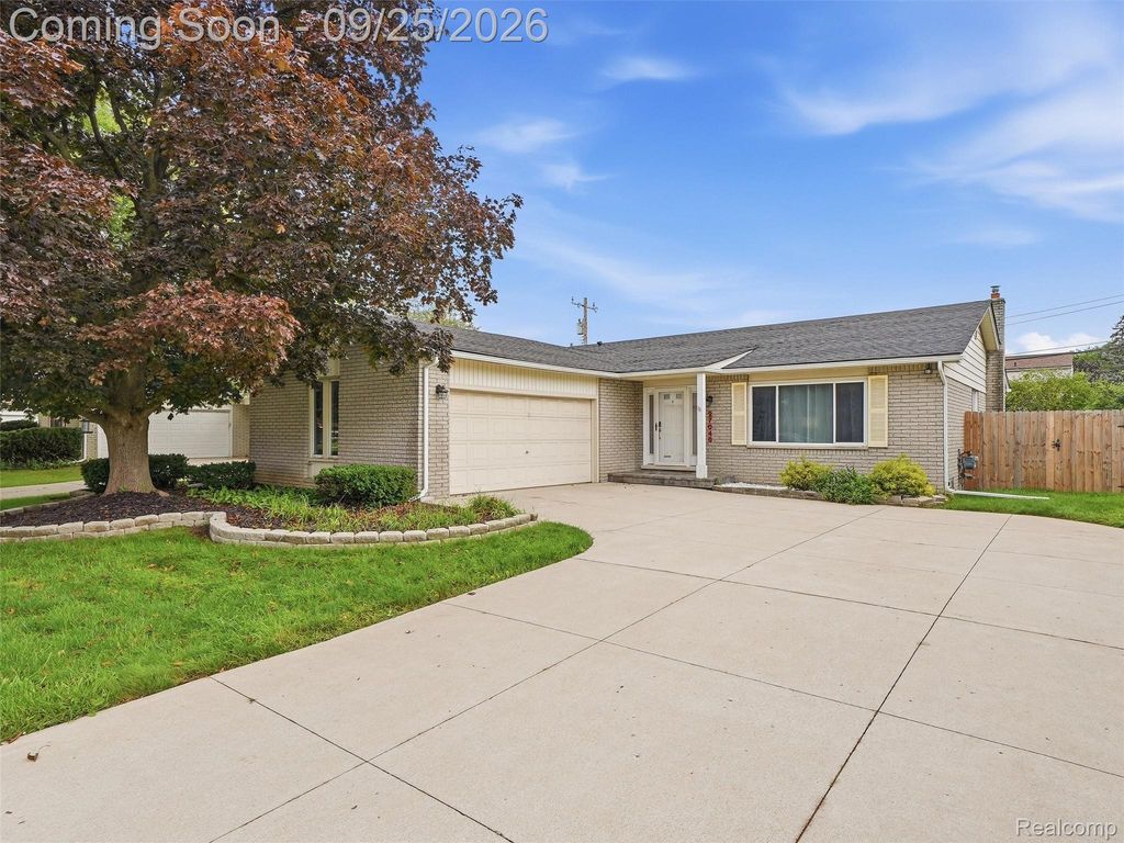 27046 Fairfax Street, Southfield