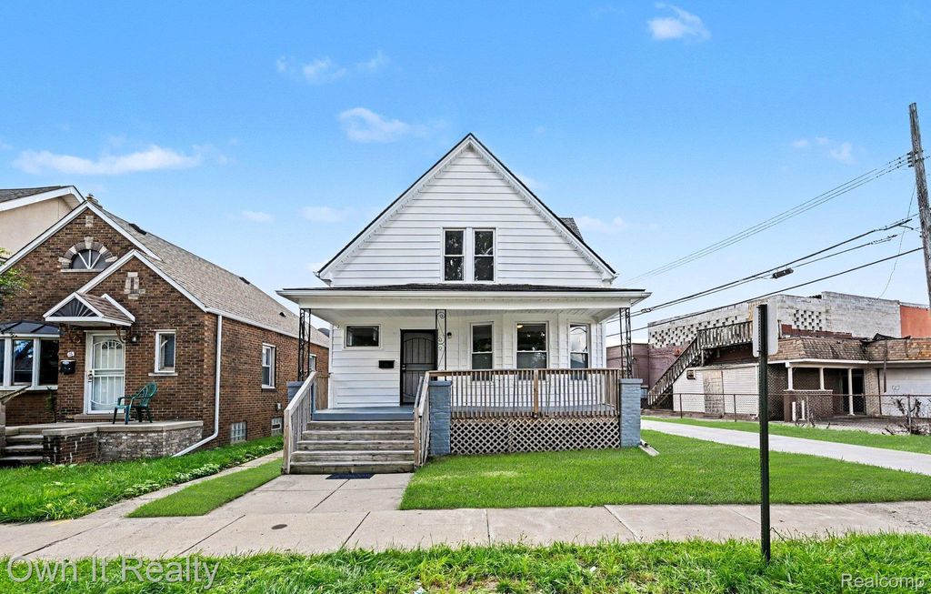 44 Maple Street, River Rouge
