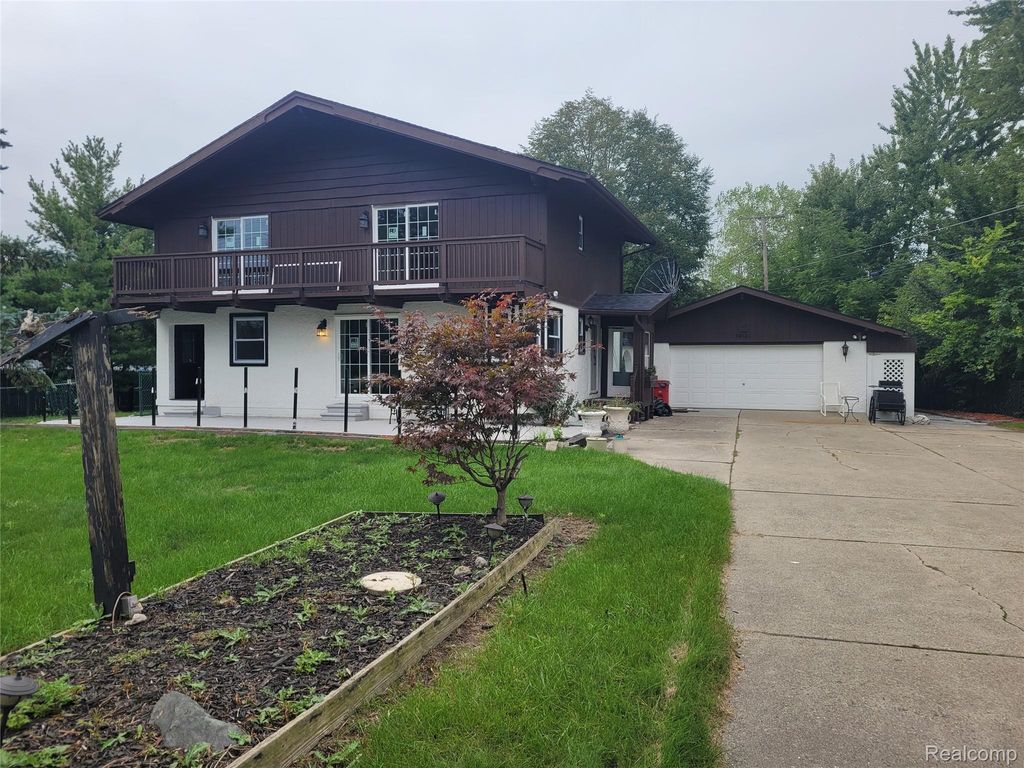 38525 Little Mack Avenue, Clinton Twp