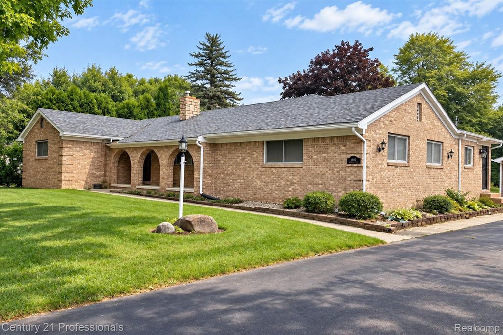 1466 N Beck Road, Canton