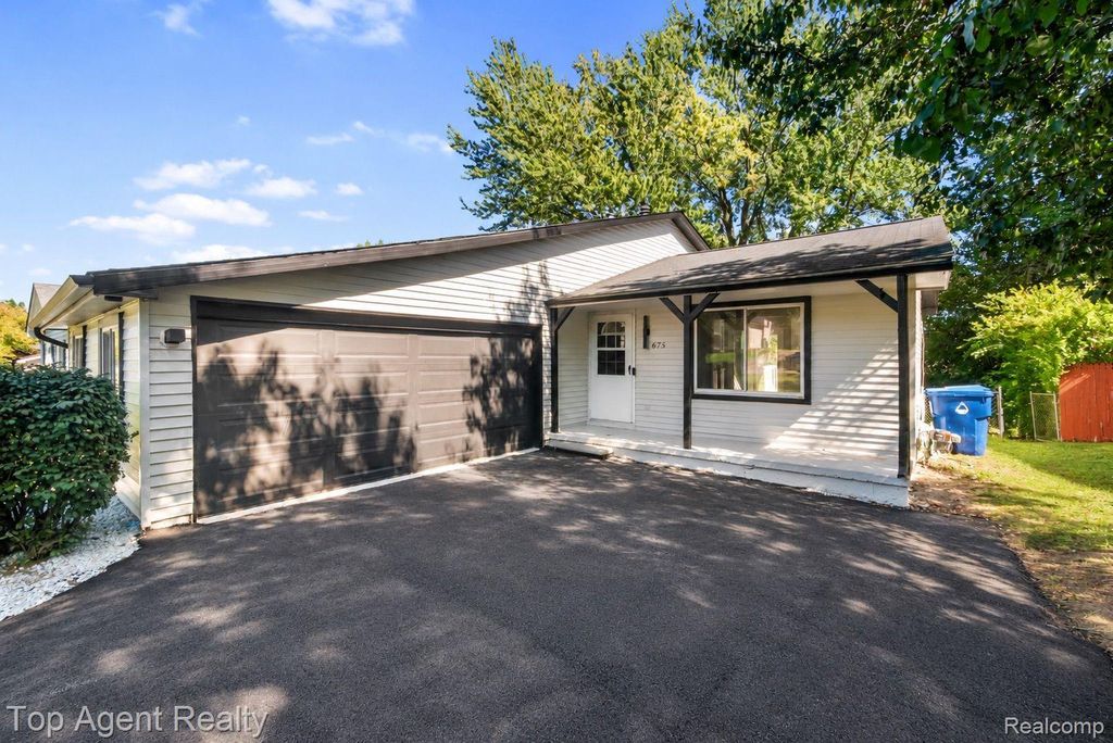675 Woodingham Avenue, Waterford charter township