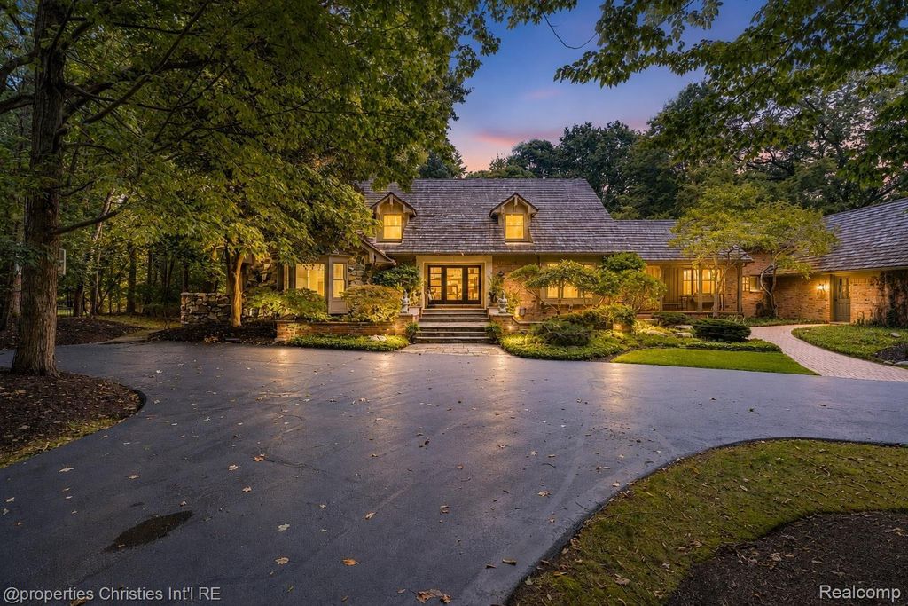 32870 Bingham Lane, Bingham Farms