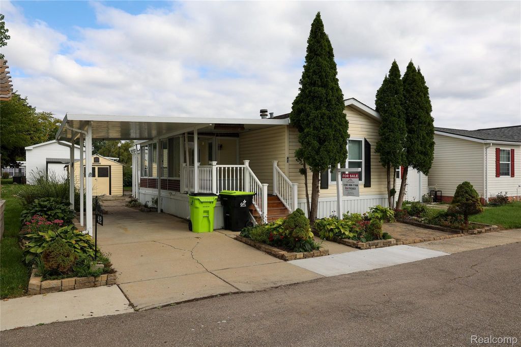 42 Brentwood Dr, White Lake