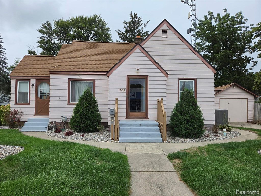 703 N State Street, Caro