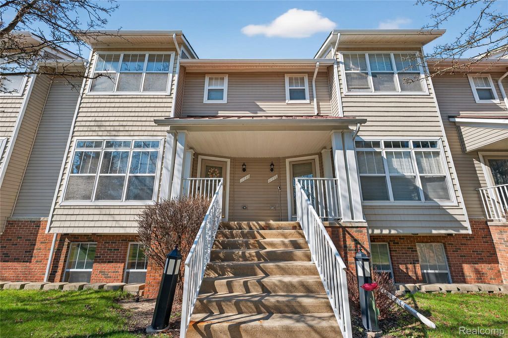 11693 Squiers Boulevard, Utica