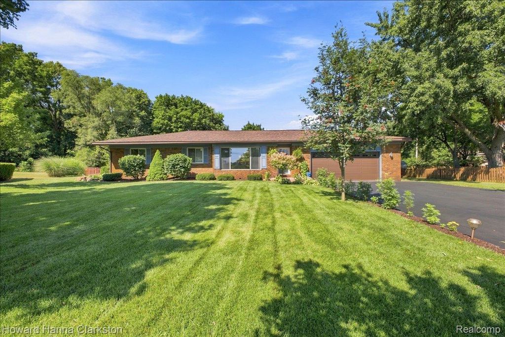 5029 Bronco Drive, Clarkston