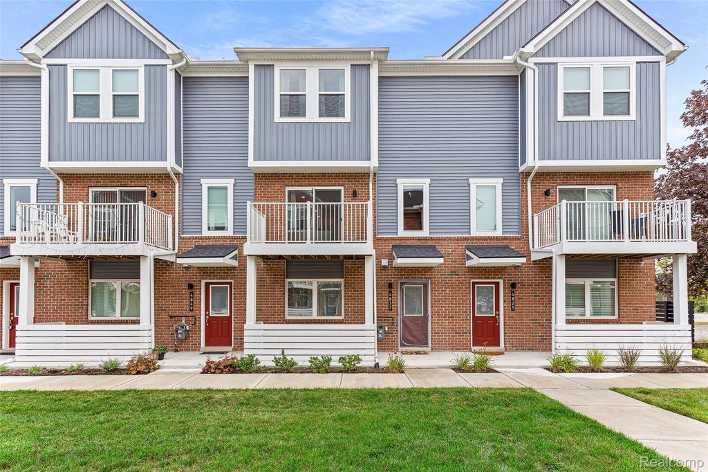 4837 Lismore Lane, Troy