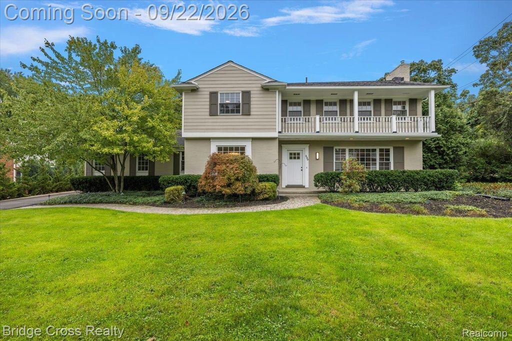 330 N Cranbrook Cross Road, Bloomfield charter township