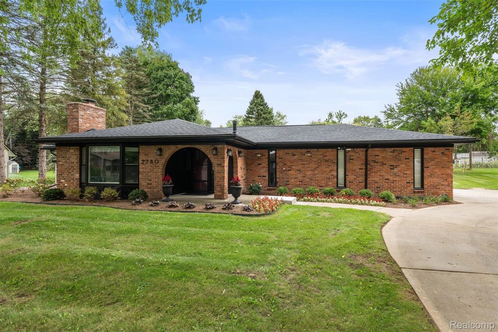 2780 Candlewick Drive, Lake Orion