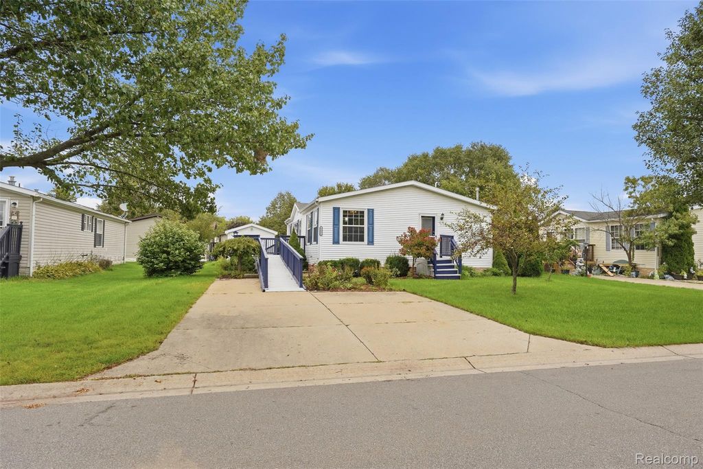 5486 Spring Creek Drive, Howell
