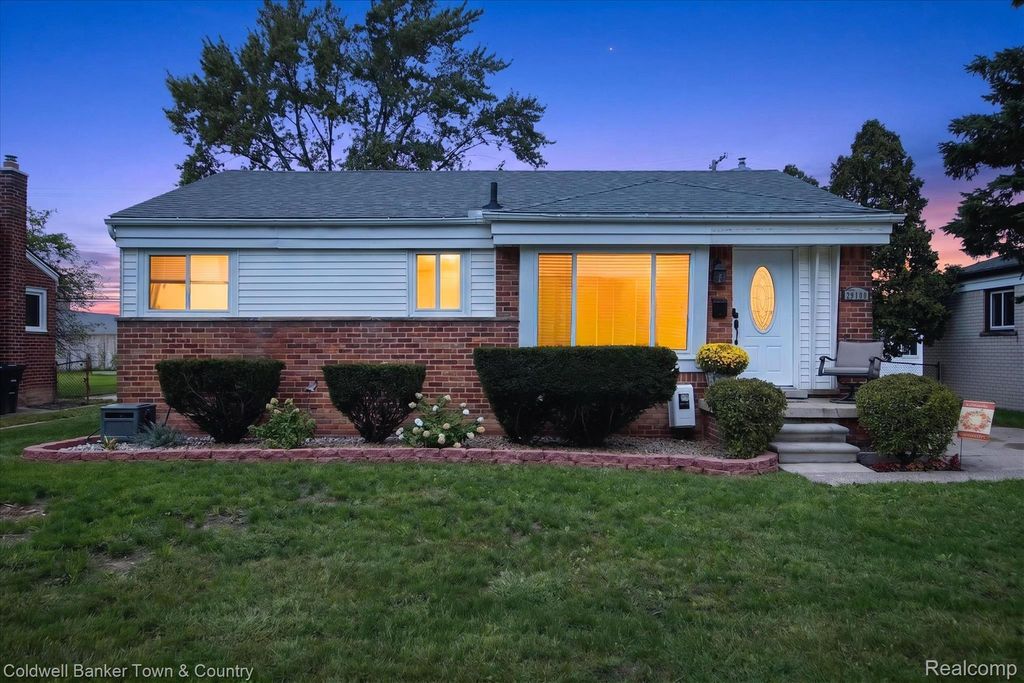 29100 Elmira Street, Livonia