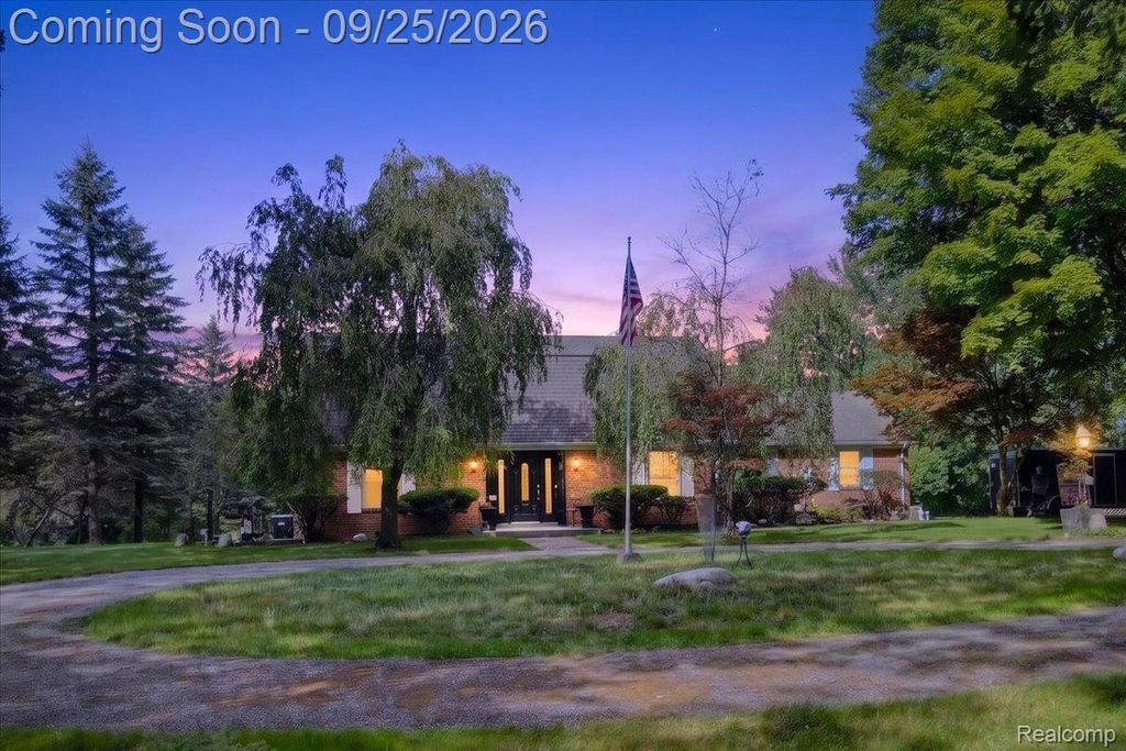 7850 Rattalee Lake Road, Clarkston