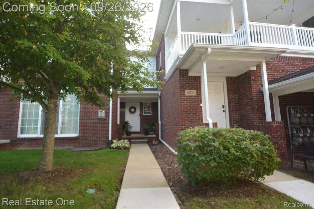 6825 Boulder Pointe Drive 32, Washington