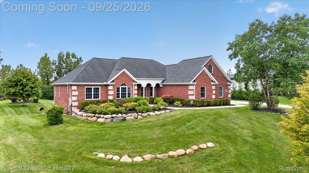 9032 Palmers Way Drive, Tyrone township