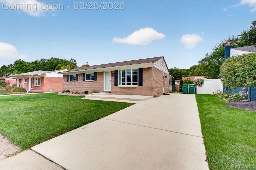 27635 Weddel Avenue, Brownstown