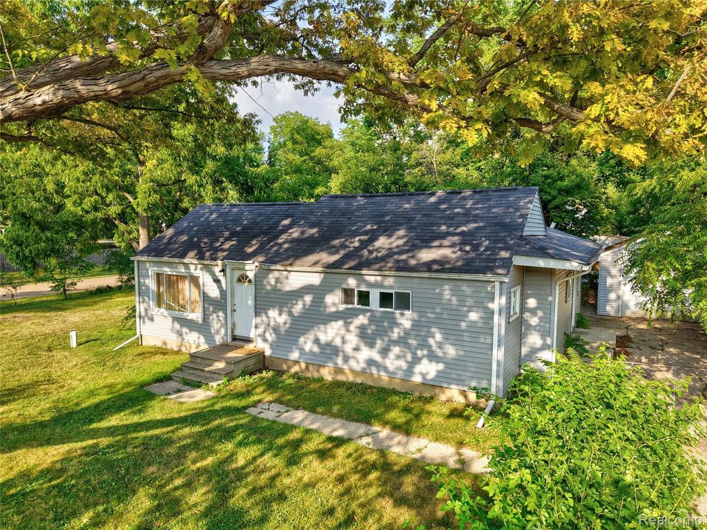 4080 N Jennings Road, Flint