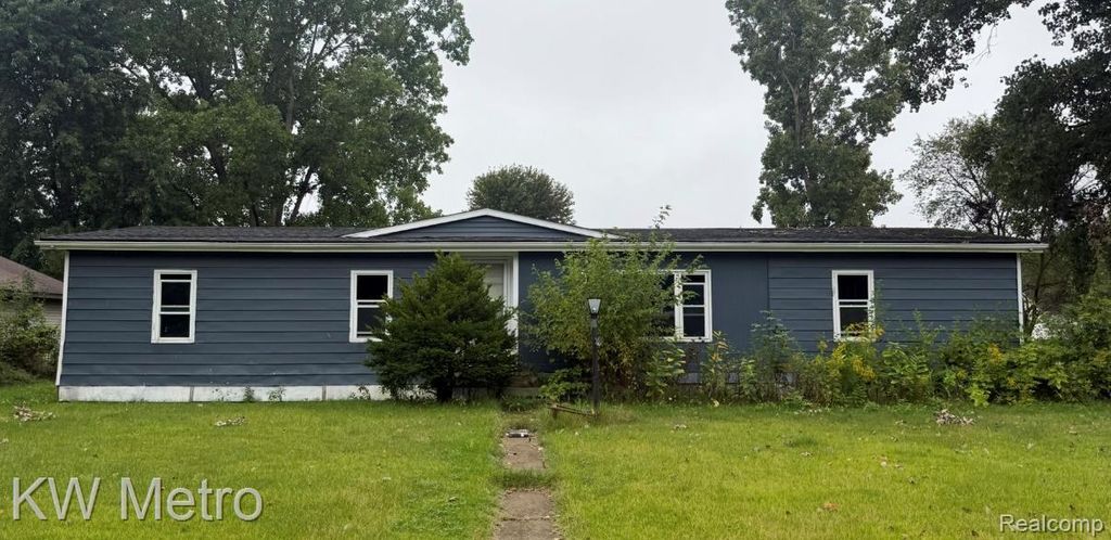 5552 Cherokee Bend, Genoa township
